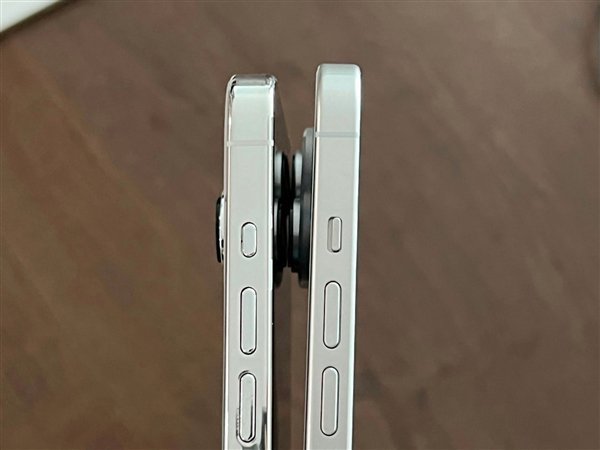 �O�� iPhone 15 Pro �C(j��)ģ�c iPhone 14 Pro ���ȣ�ȫ�¹̑B(t��i)���I